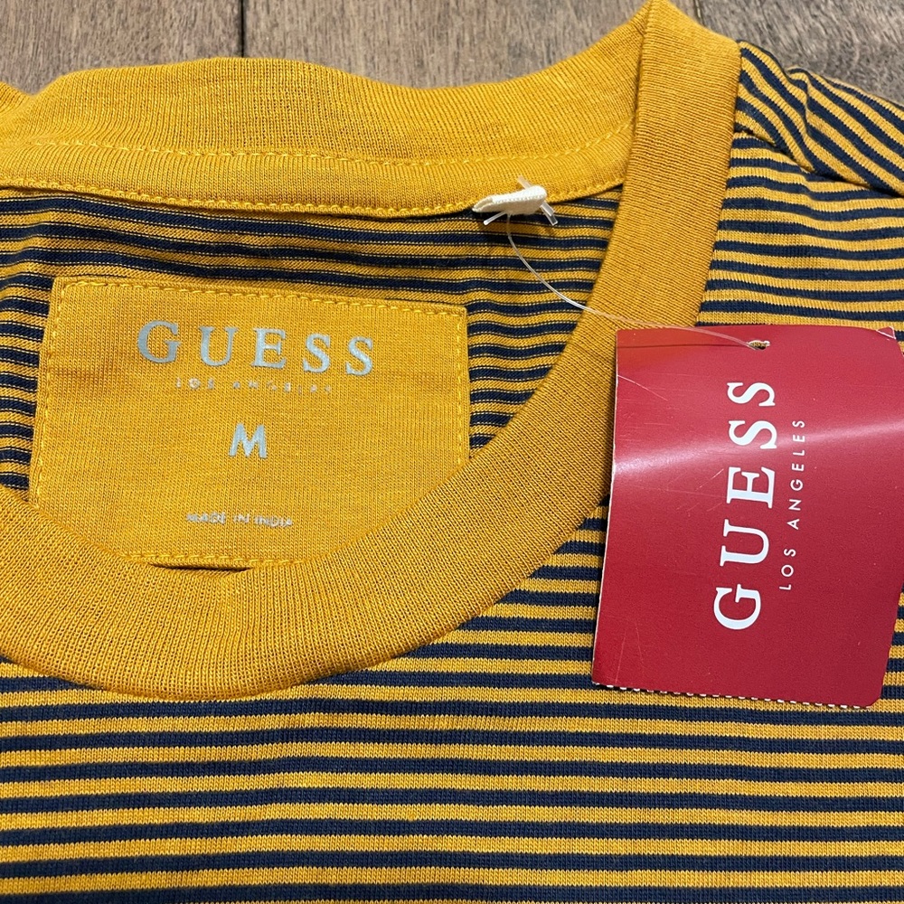 Guess T-shirt NWT - Picture 2 of 3